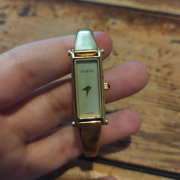 Gucci watch - Picture 1 of 4